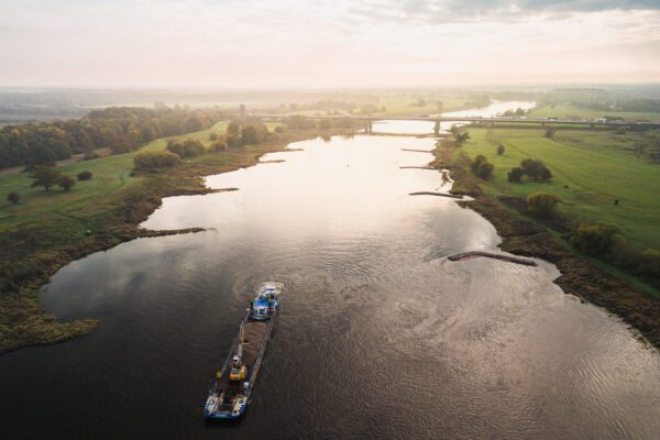 Luftaufnahmen Wasserbauarbeiten auf der Elbe Hydro Wacht Fotograf David Ludley